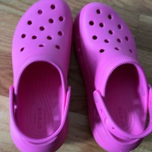 Pink crocs platform